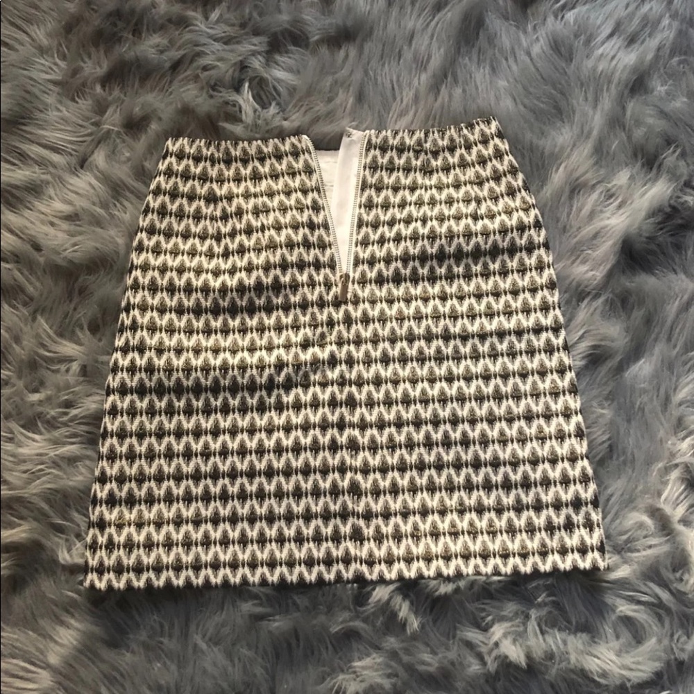 Brand new Loft 2P patterned skirt - Picture 3 of 3